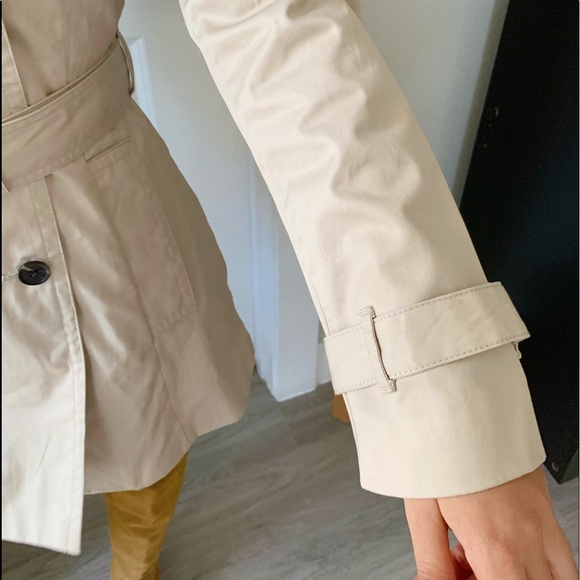 Banana Republic Trench Coat - Picture 5 of 9